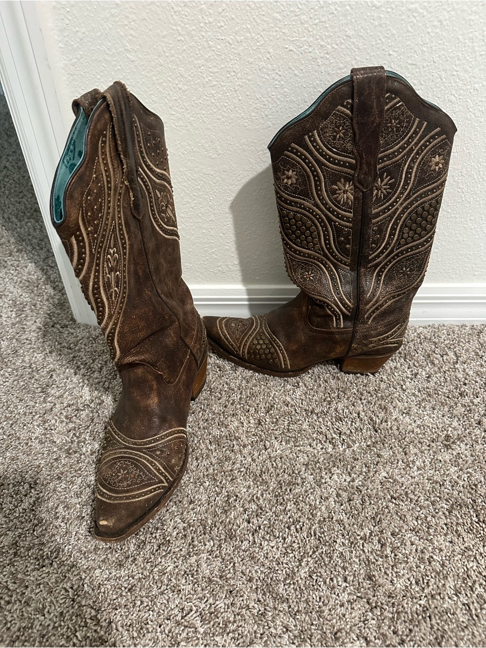Corral Brown Embroidered Western Heeled Boots